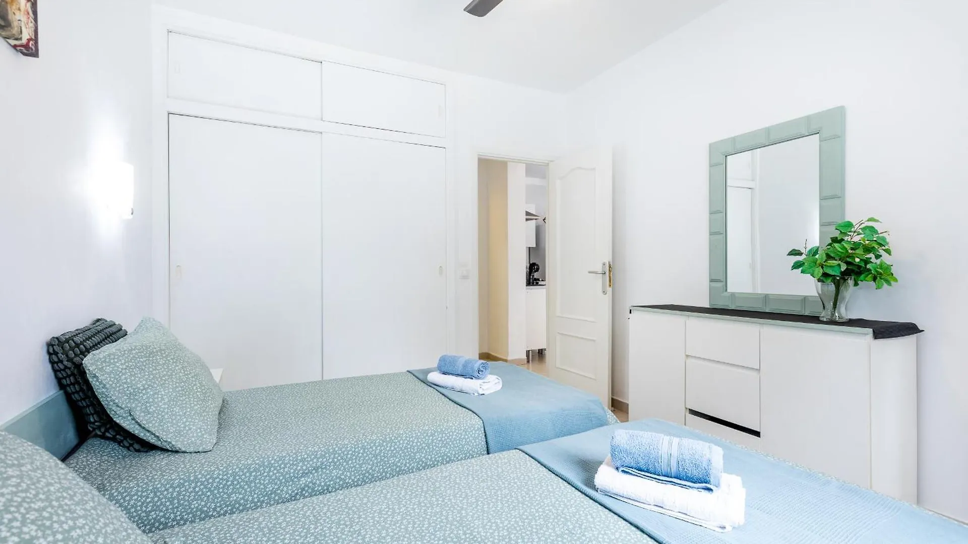 Sun & Fun Central Stay In Playa De Las Americas Апартаменты